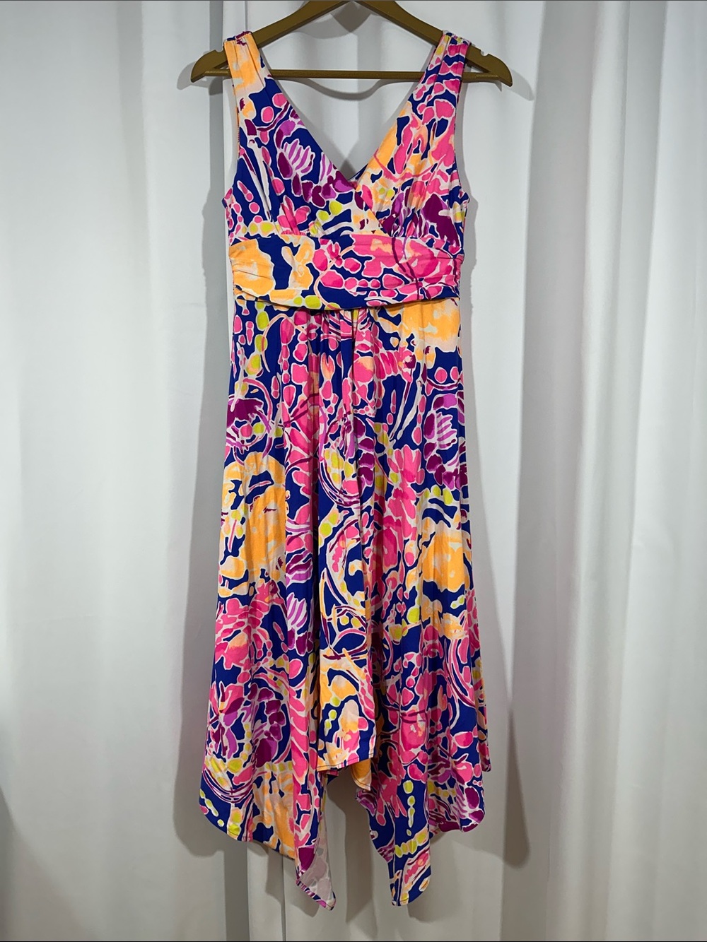 Lilly Pulitzer Floral Handkerchief Hem Dress Size Medium Pink Tropical Resort